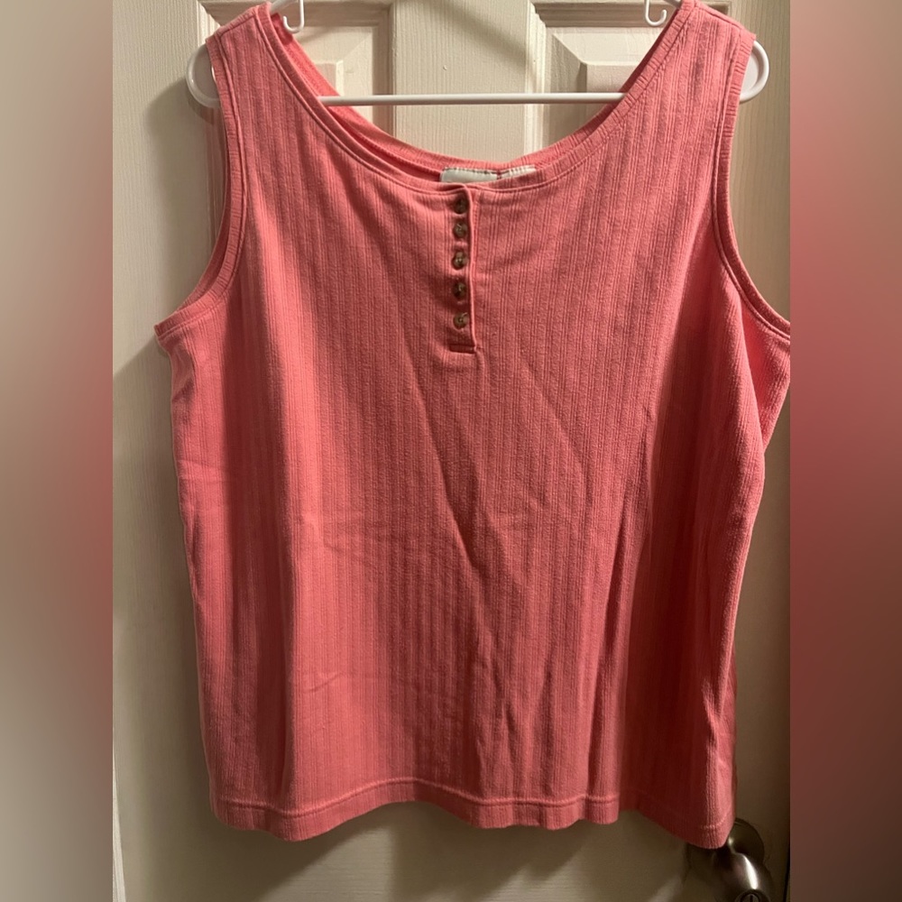 Coral tank top horizontal ribbed 1/4 button down